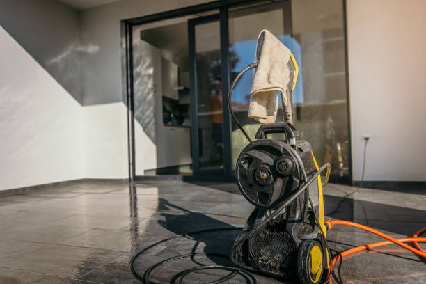 Best Gas Station Cleaning  in Flora, IL